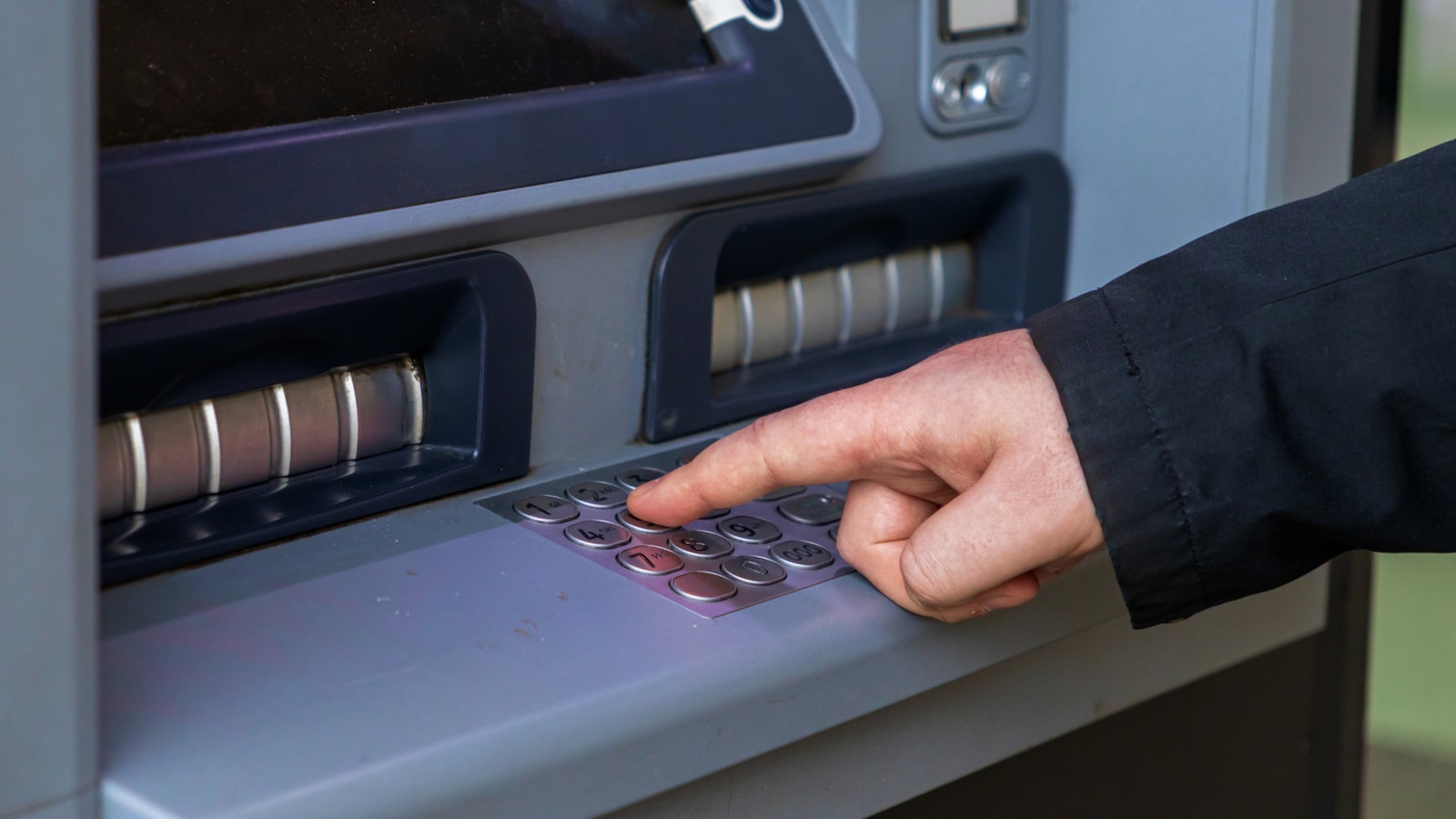 ¿Cómo depositar en un cajero automático?