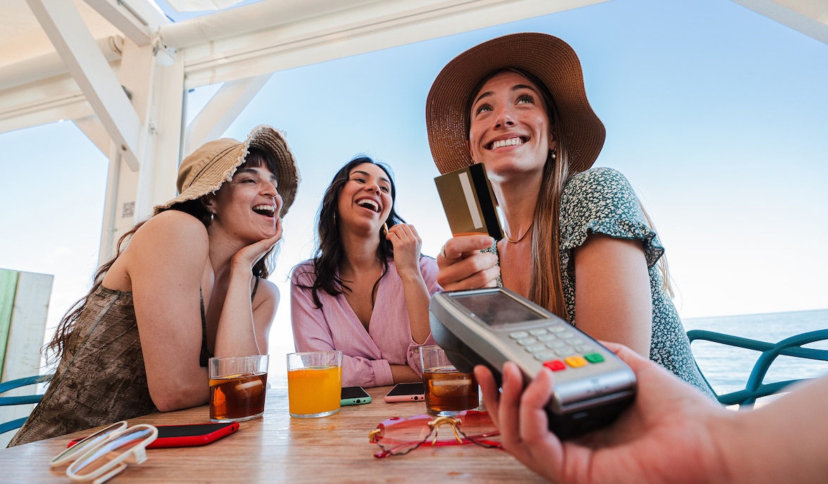 pagar en dolares con tarjeta de debito